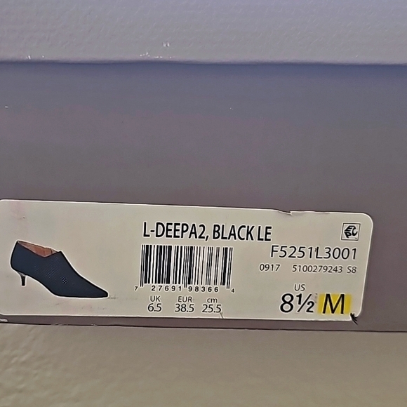 NWT, Franco Sarto Booties, 8.5 - Picture 8 of 9